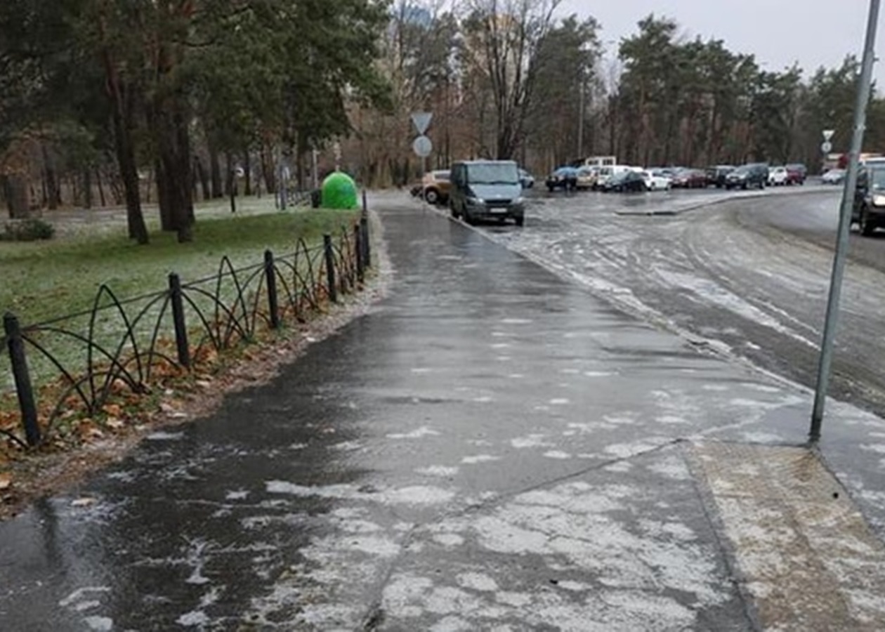 В Україні прогнозують ожеледицю на дорогах