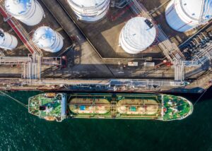 Китай рекордно наростив реекспорт газу через низький попит