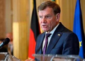 ФРН, Франція і Британія готові провести перемовини щодо ядерної програми Ірану