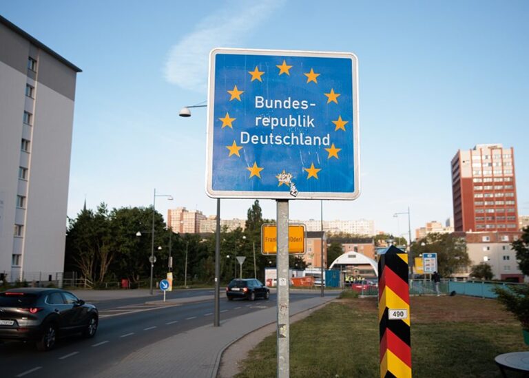 Єврокомісія пропонує утричі підвищити плату за вʼїзд до ЄС