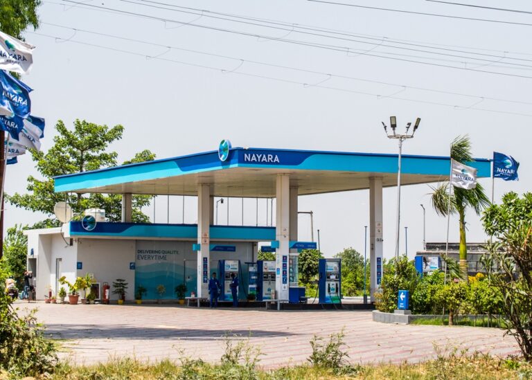 Індійська "дочка" Роснафти скоротила переробку після санкцій ЄС – ЗМІ