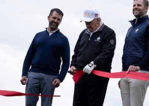 Трамп провів церемонію відкриття поля для гольфу в Шотландії