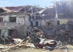 Зранку РФ вдарила по Херсону: є загиблі і поранені