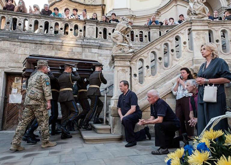 У Львові проходить церемонія прощання з Парубієм