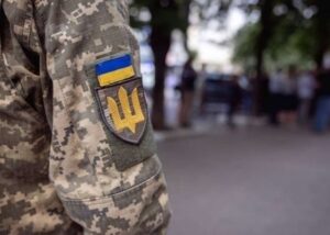 У Черкасах працівника ТЦК вдарили сокирою під час перевірки документів