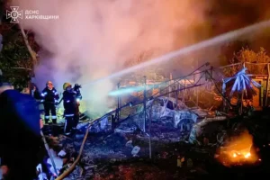 Нічна атака на Харківщину: є постраждалі, виникли пожежі (фото)