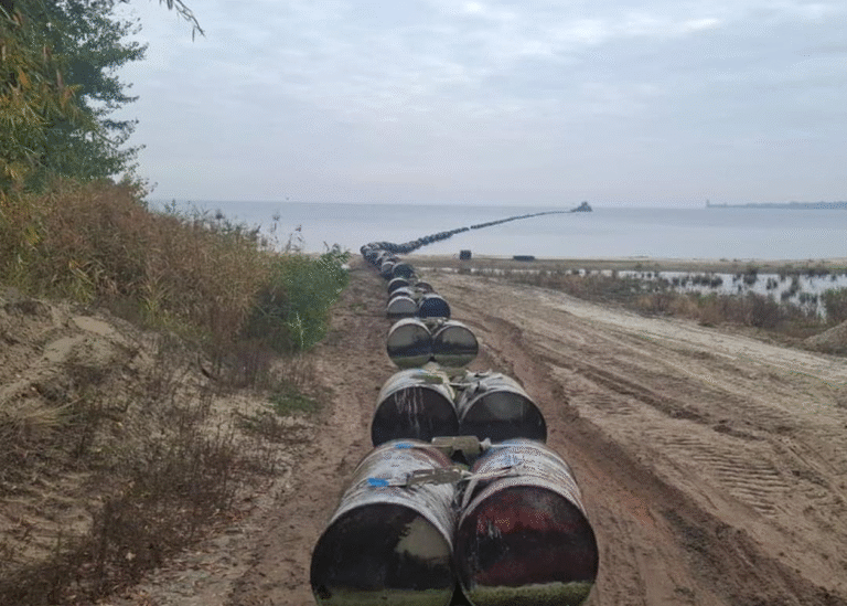 На Кременчуцькому водосховищі викрили незаконний намив піску
