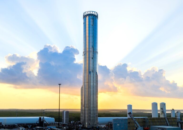 Оновлений SpaceX Starship вибухнув під час ранніх випробувань