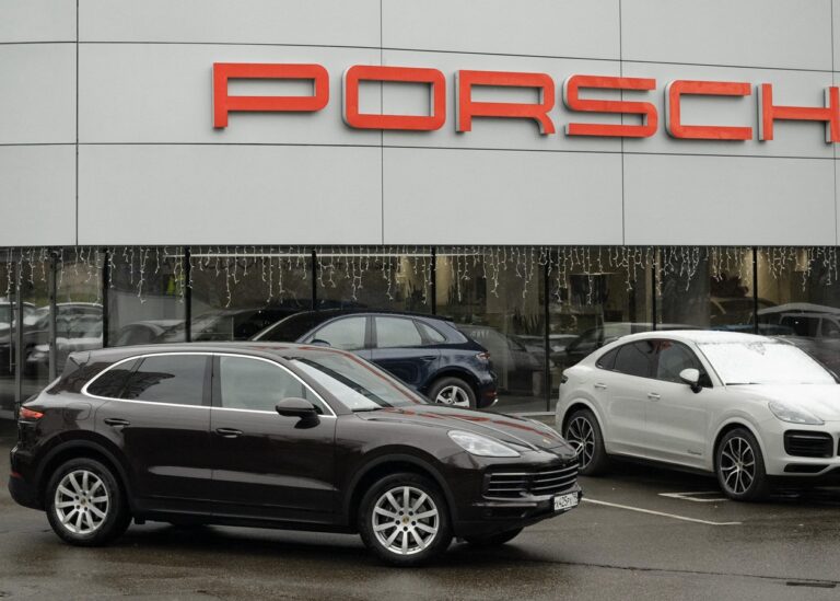 У Росії перестали працювати автомобілі Porsche