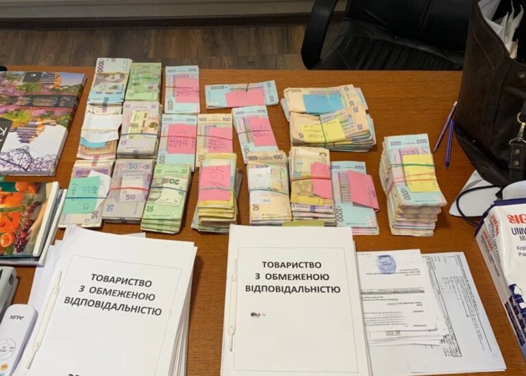 Мережу магазинів напівфабрикатів викрили на несплаті 20 млн податків