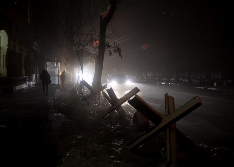 Стало відомо, як відключатимуть світло у вівторок