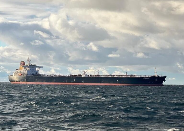 Санкції США загальмували активність тіньового флоту РФ