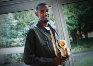 Шведи нагородили Александра Ісака Золотим м'ячем