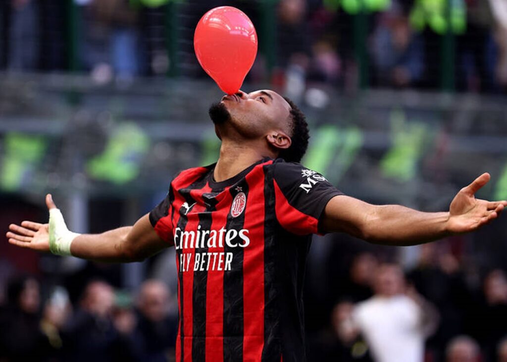 Форвард Мілана визначився зі своїм майбутнім