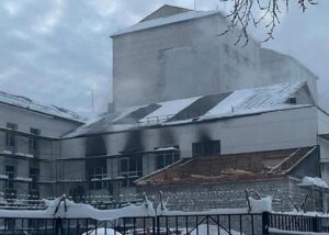 В російському Сиктивкарі стався вибух у будівлі МВС: є потерпілі