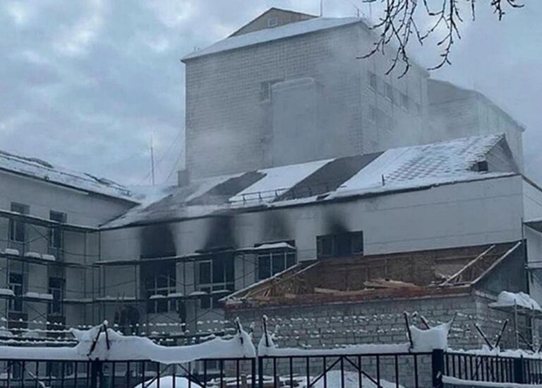 В російському Сиктивкарі стався вибух у будівлі МВС: є потерпілі