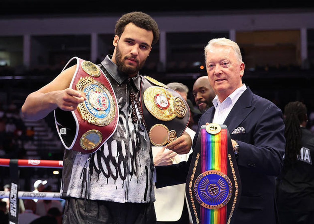 Воррен запевняє, що до березня Ітаума залікує травму і вийде на бій