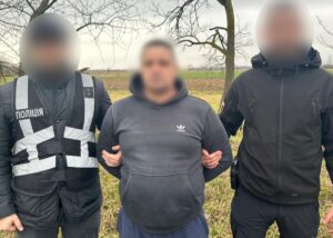 На Закарпатті затримали чоловіка, що кинув гранату в будинок поліцейського