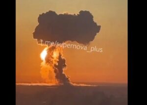 На аеродромі Енгельс потужні вибухи – соцмережі