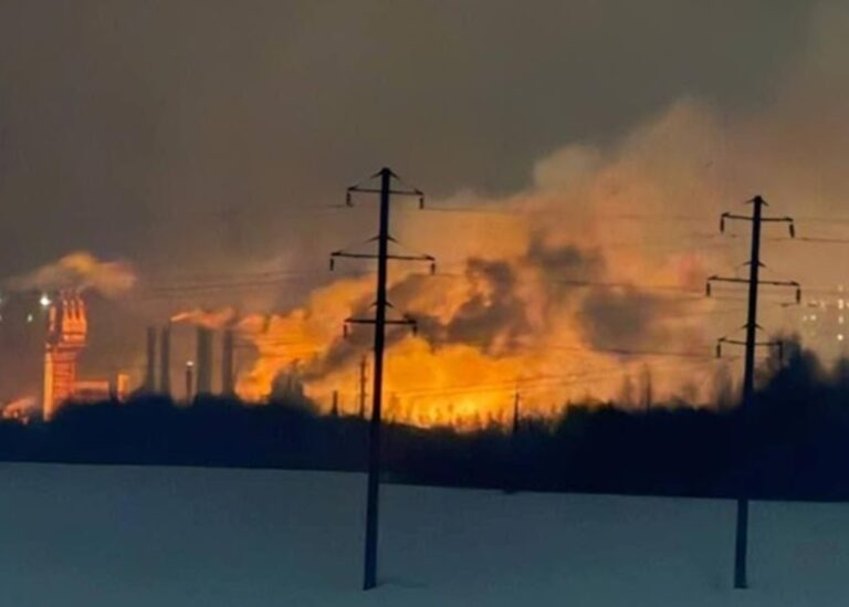 Удар по хімзаводу: в Росії зростає кількість жертв