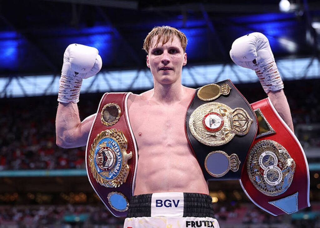 Лапін провчив латвійця на рингу за якусь хвилину