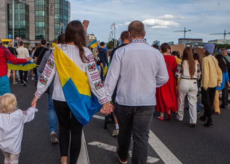 Ірландія планує скоротити допомогу українським біженцям
