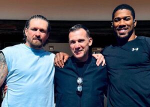 Шевченко завітав на тренування Усика та Джошуа