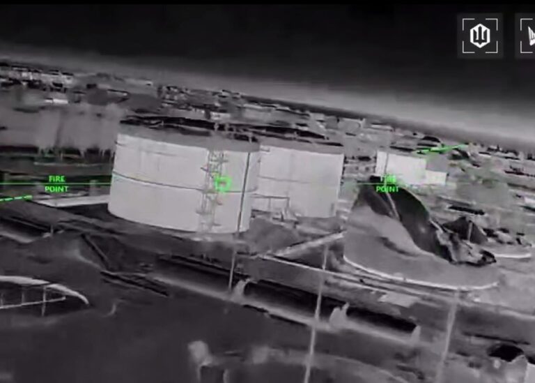 Мадяр показав удари по нафтобазі в Феодосії