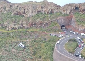 На Канарах перекинувся автобус з туристами, є жертви