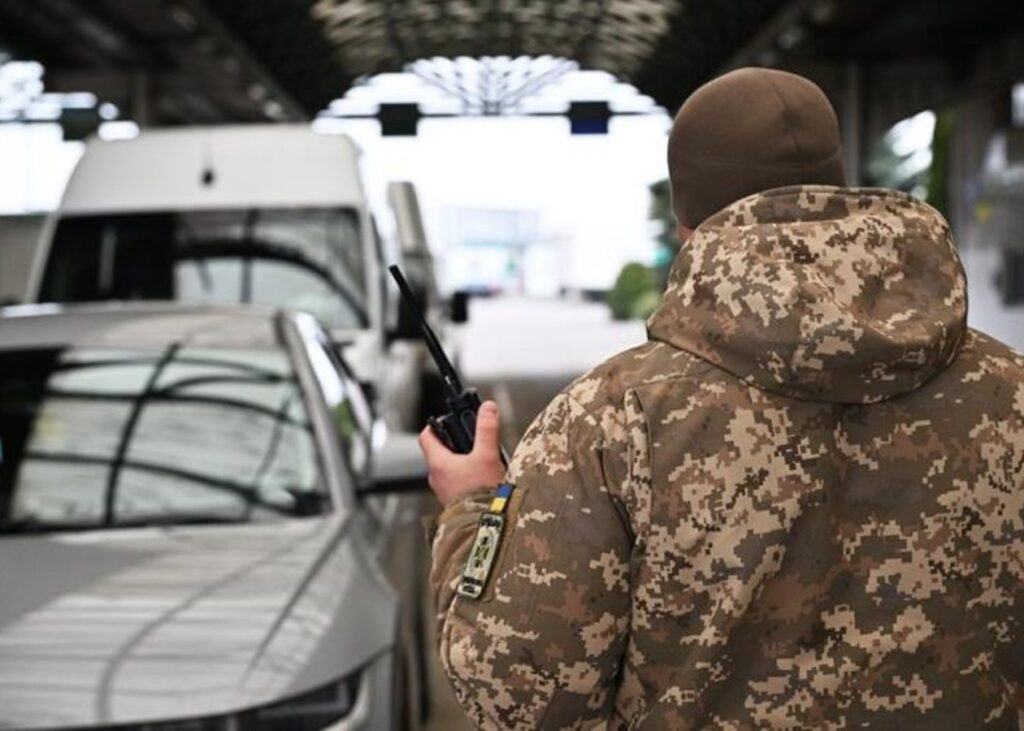 На кордоні України з Польщею утворились черги