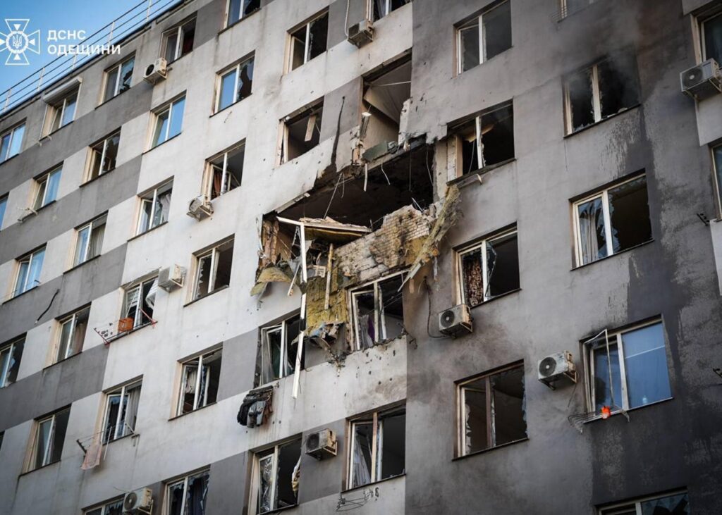 Удар по Одесі: загинув чоловік, шестеро постраждалих