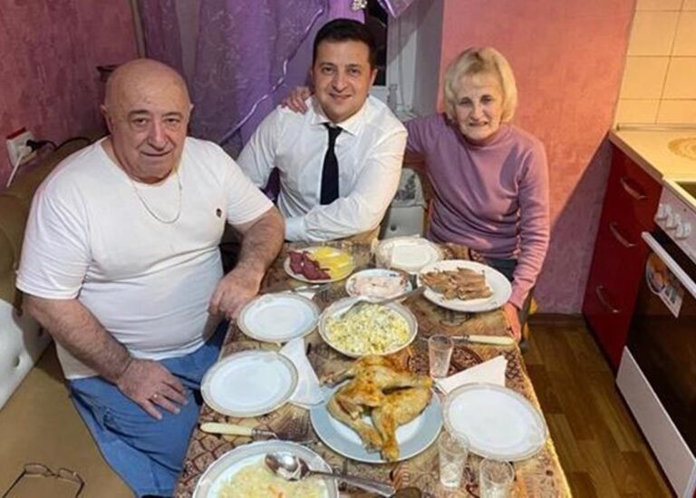 Зеленський розповів про підтримку батьків під час війни