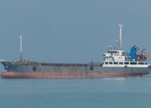 Іранські танкери з нафтою навчилися обходити блокаду США – ЗМІ