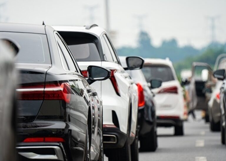 В Україні впав попит на вживані авто з США