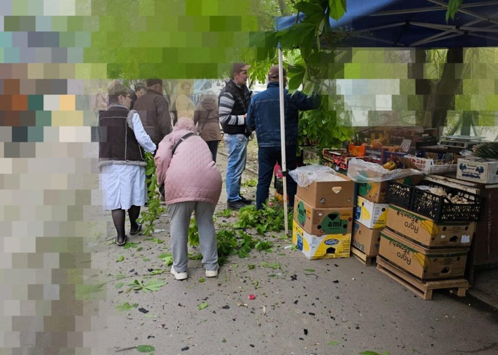 Росіяна вдарили по Херсону, троє поранених