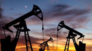 "Нафта по 100 доларів - норма": У Bloomberg попередили про новий ціновий шок через війну США та Ірану
