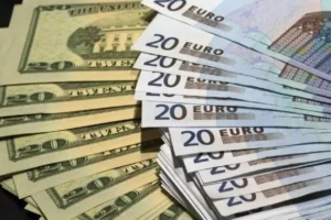 Долар по 50 грн? Експерт озвучив тривожний прогноз для українців