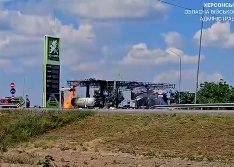 Росіяни атакували АЗС на Херсонщині, є загибла