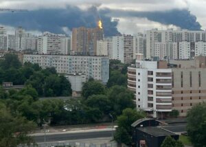 Москву і Ростовщину атакували дрони: палають НПЗ