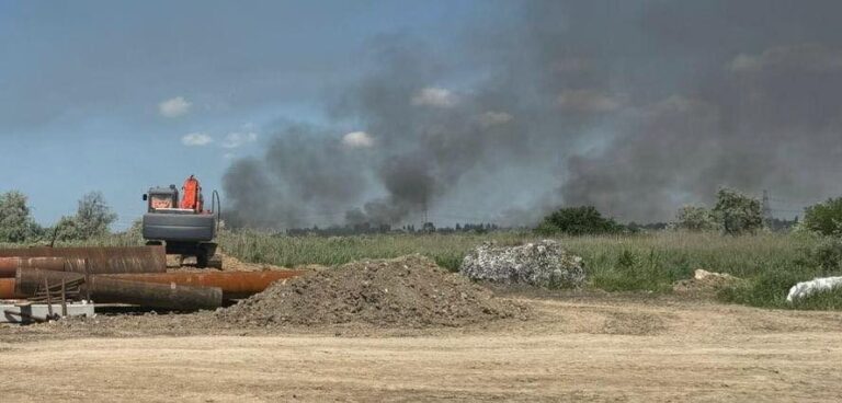 Касетні ракети по цивільних: Росія вдарила по критичній логістиці на Одещині, є важкопоранені