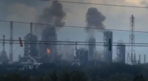 Дістали за 2 500 км: Україна вдарила по найбільшому НПЗ Росії
