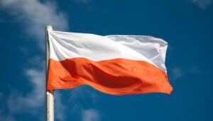 Біженцям на замітку! Темпи зростання зарплат у Польщі впали до мінімуму за 5 років – чого чекати далі