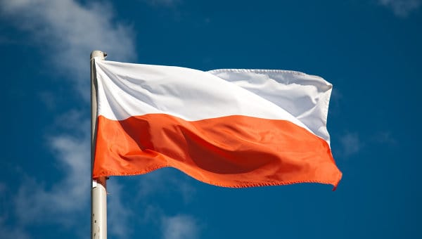 Біженцям на замітку! Темпи зростання зарплат у Польщі впали до мінімуму за 5 років – чого чекати далі