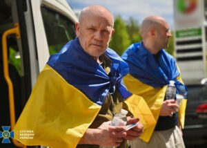 СБУ показала фото обміну полоненими