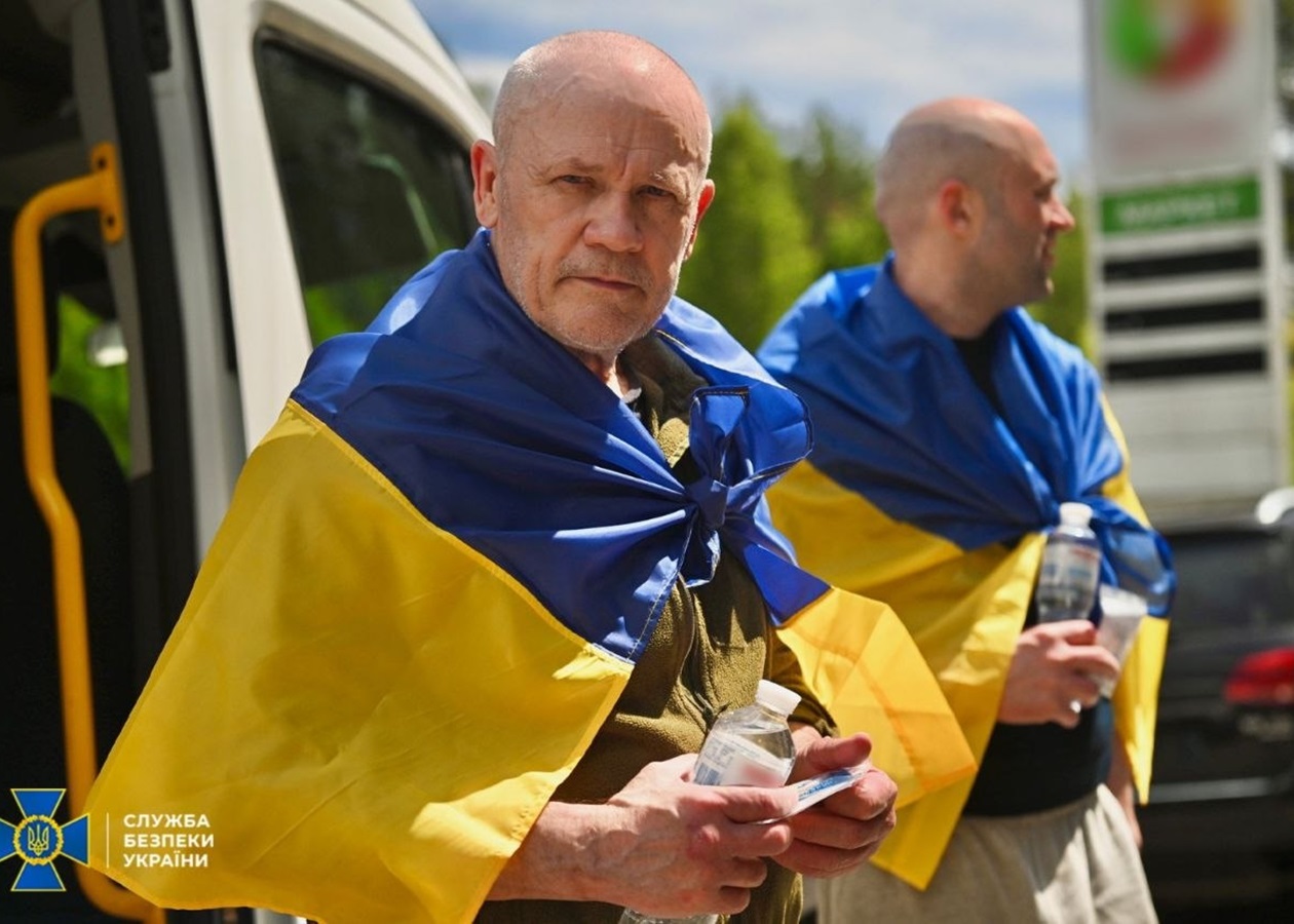 СБУ показала фото обміну полоненими