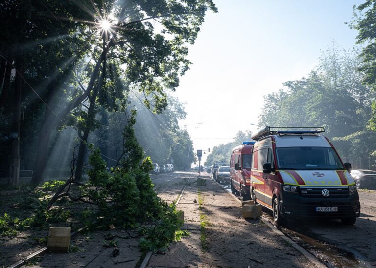 Число жертв російського удару по Києву зросло до трьох