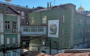 Росія “знайшла біолабораторію”: у Києві після атаки загорівся Інститут біохімії НАН України