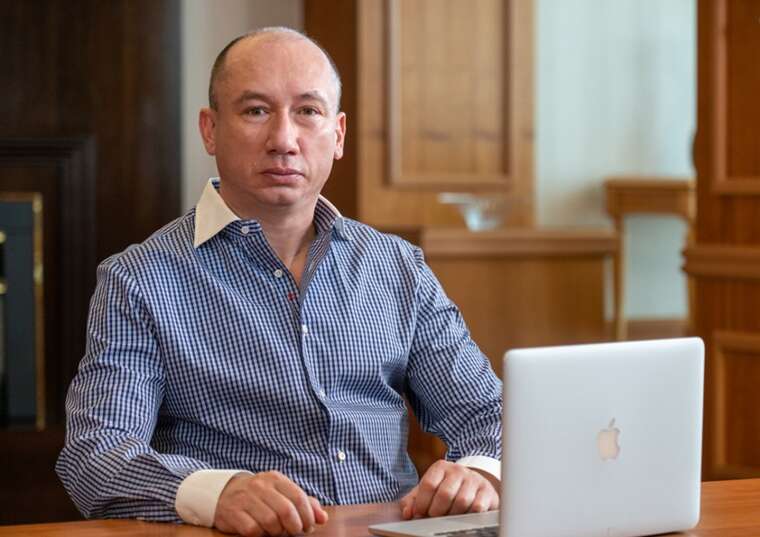 SMK Group та її бенефіціара Дениса Парамонова підозрюють у махінаціях із податками та контактах із РФ