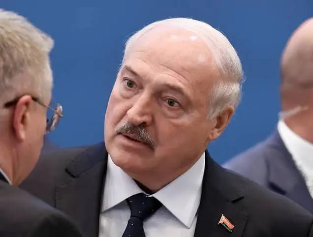 “Колись розкажу, як усе починалося”: Лукашенко заінтригував заявою про війну Росії проти України