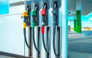 І в Україні тепер теж дефіцит палива: На вітчизняних АЗС запроваджують ліміт на продаж дизеля, - ЗМІ
